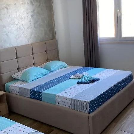 Apartment Flowers Golem (Tirana)